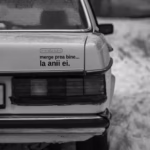 „merge prea bine… la anii ei.” / bumper sticker auto (Culoare: Alb)