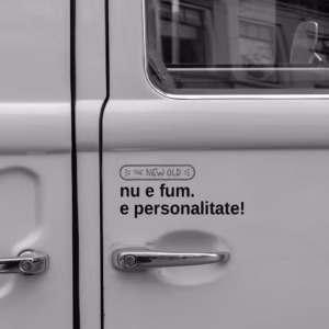 „nu e fum. e personalitate!” / bumper sticker auto (Culoare: Alb)