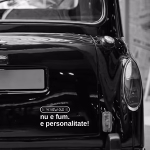 „nu e fum. e personalitate!” / bumper sticker auto (Culoare: Alb)