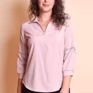 Bluza roz elegantă cu dantelă pe mânecă