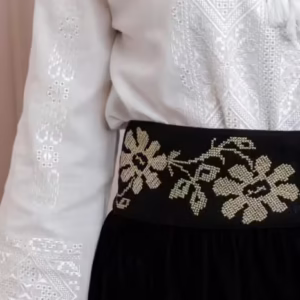 Brâu Tradicional Negru cu Motiv Floral Crem – Nicoleta