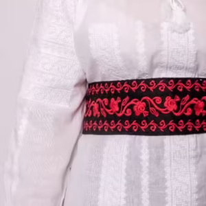 Brau Traditional Negru cu Motiv Floral Roșu – Elisabeta 02