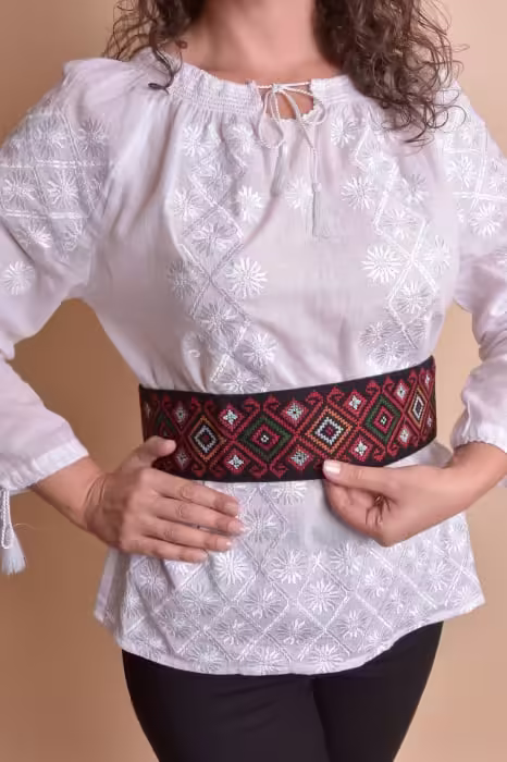 Brâu Tradicional Negru cu Motiv Geometric Multicolor – Gabriela