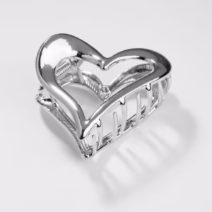 Clamă de păr metalică în formă de inimă – Argintie