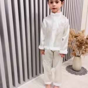 Costum cu tematica Om de zapada