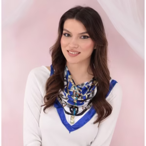 Eșarfă pătrată satinat cu bordură albastră și imprimeu abstract multicolor