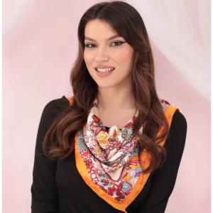 Eșarfă pătrată satinat cu bordură orange și imprimeu floral