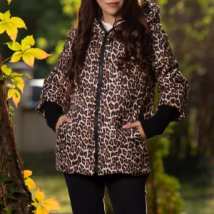 Geacă dama matlasată Anca cu imprimeu leopard și mansete din tricot