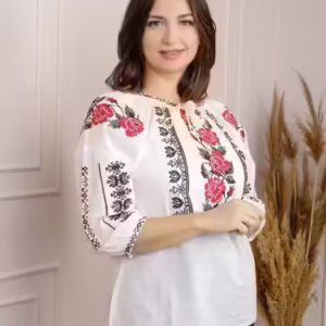 Ie traditionala alba cu motiv floral rosu Izabela