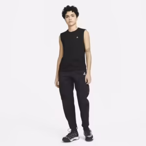 Maiou sport Nike pentru femei - Dri-Fit negru, elastic și respirabil pentru antrenamente