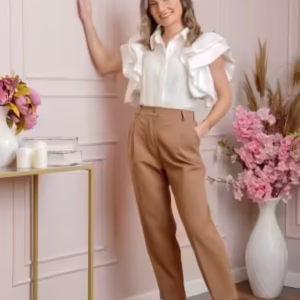 Pantaloni Brianna cu pense si croi conic - Camel