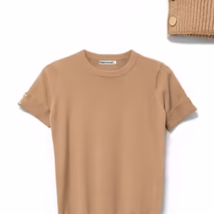 Pulover la baza gatului, cu maneca scurta si nasturei metalici, camel