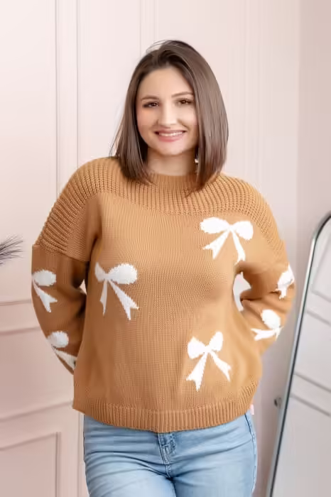 Pulover tricotat Betty cu fundițe – Camel | Confort și Stil