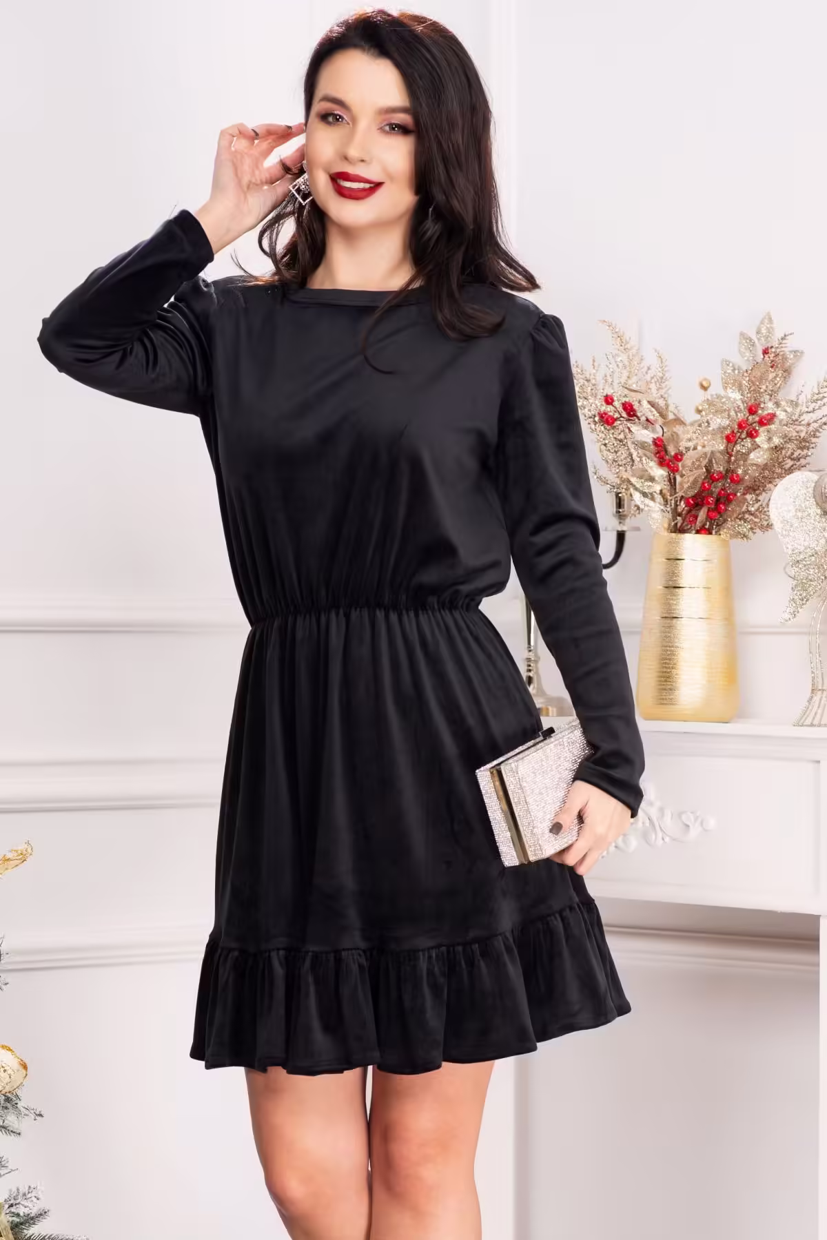 Rochie în clos Cherry din catifea neagră cu volănașe – Eleganță și confort