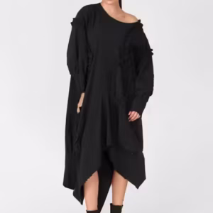 Rochie neagra in colturi cu maneci bufante si aplicatii volane, oversize