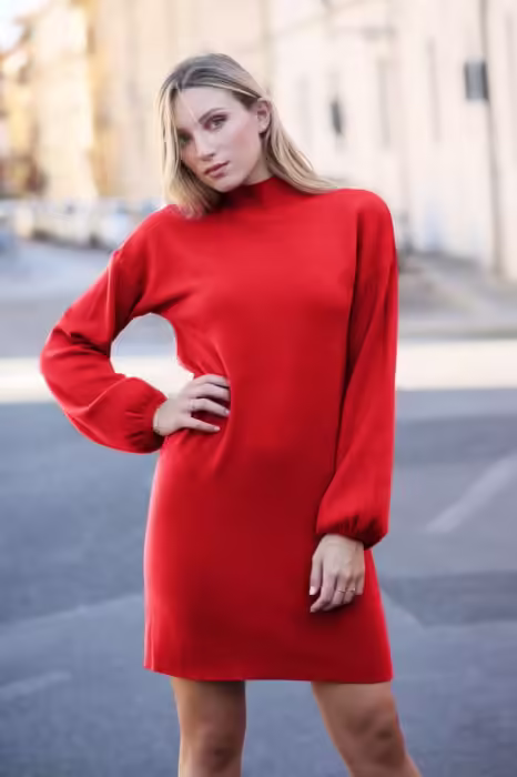 Rochie scurta tricotata cu maneca bufanta rosie