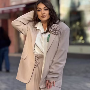 Sacou dama bej elegant cu brosa detasabila