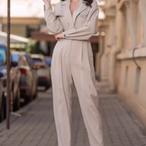 Salopeta Pretty Girl bej cu pantalon conic - stil smart casual