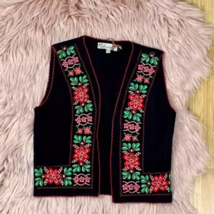 Vesta traditionala fetite Maria 2